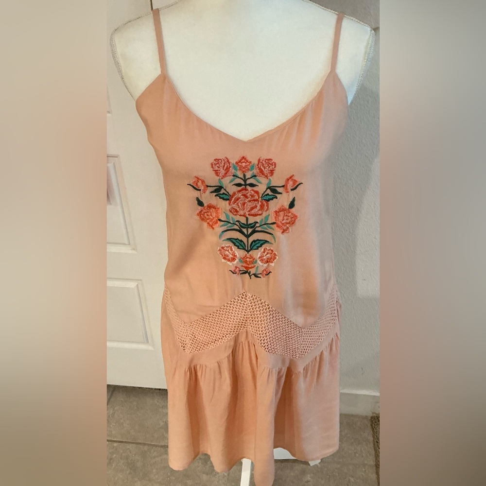Wonderly Woman’s Medium Coral Multi Embroidered Bodice Spaghetti Strap Dress NWT